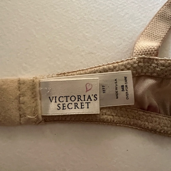 Vintage Victoria’s Secret Second Skin Satin, Miracle push up bra - Picture 3 of 3